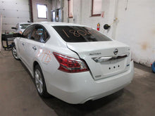 Load image into Gallery viewer, PLASTIC ENGINE COVER Nissan Altima 2013 13 - 957793
