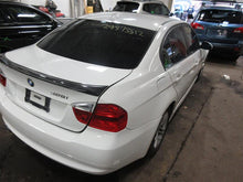 Load image into Gallery viewer, QUARTER PANEL CUT ASSEMBLY BMW 335i 330i 328i 325i 2006 06 07 08 09 10 11 Right - 1071749
