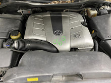 Load image into Gallery viewer, WINDSHIELD WASHER FLUID RESERVOIR BOTTLE LS430 2001-2006 - 1252600
