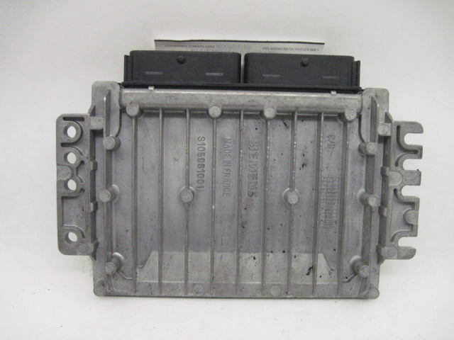 ECU ECM COMPUTER Volvo V40 2001 01 02 03 - 593788