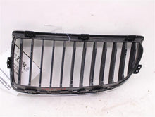 Load image into Gallery viewer, GRILLE BMW 328i 330i 335i 323i 2006 06 2007 07 2008 08 Sedan Right - 897771
