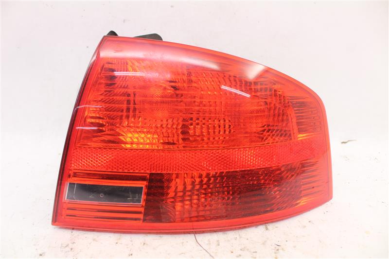OUTER TAIL LIGHT LAMP Audi A4 Rs4 S4 05 06 07 08 Right - 967234